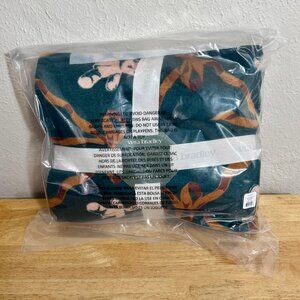 Vera Bradley Plush Throw in Bear Mosaic NWT 50" x 80" Teddy Bears!